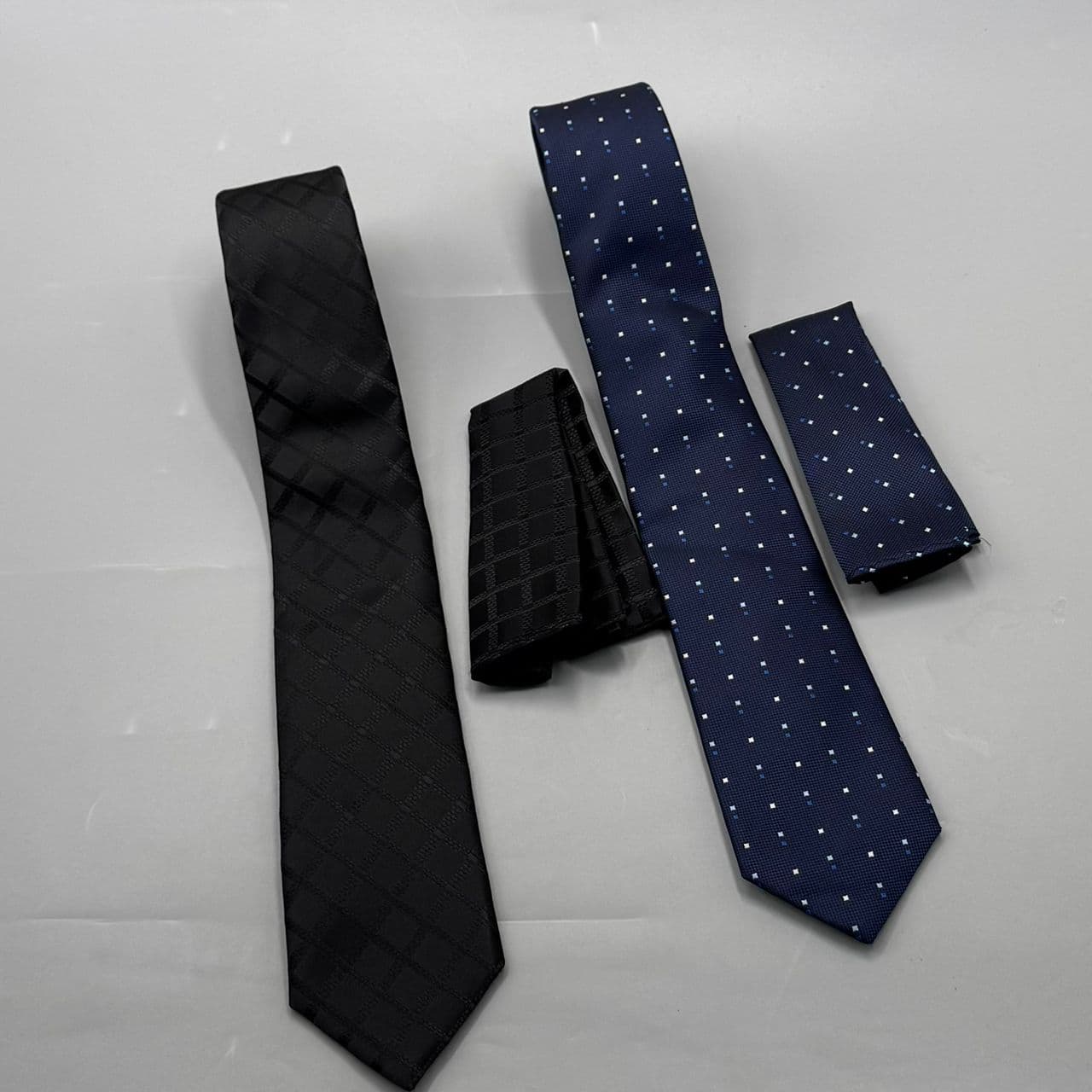 Tie & Pocket Square Set ā Style 01