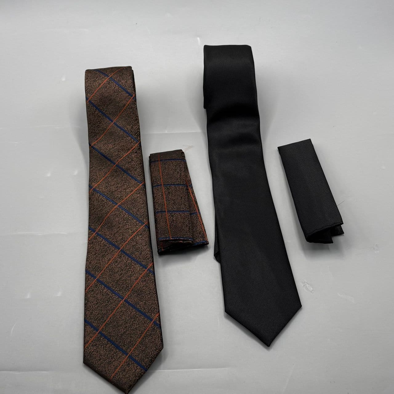 Tie & Pocket Square Set ā Style 14